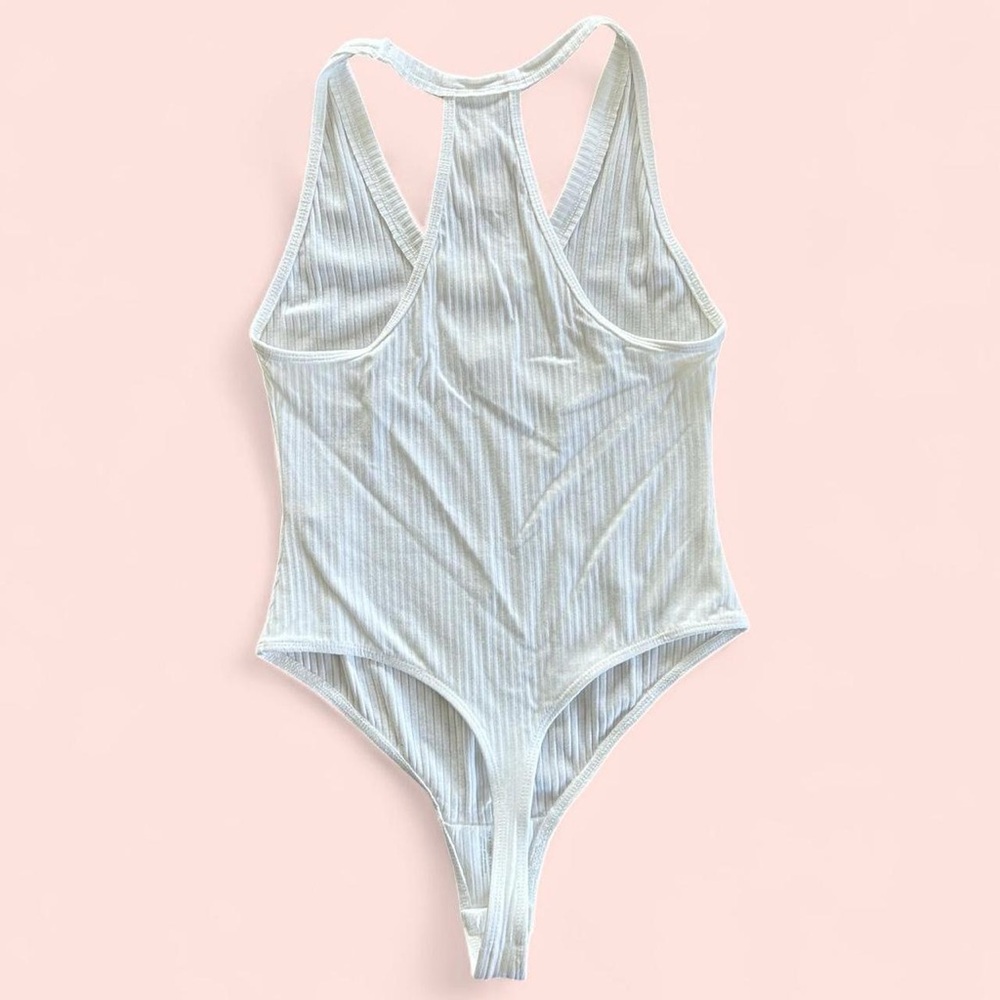 NWT Intimately Free People White ribbed bodysuit with scoop neckline Size Small - Picture 2 of 4